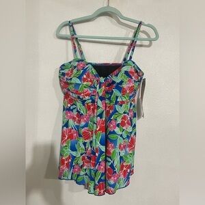 A short fit tummy solution top tankini strapped NWT size 16 summer beach print